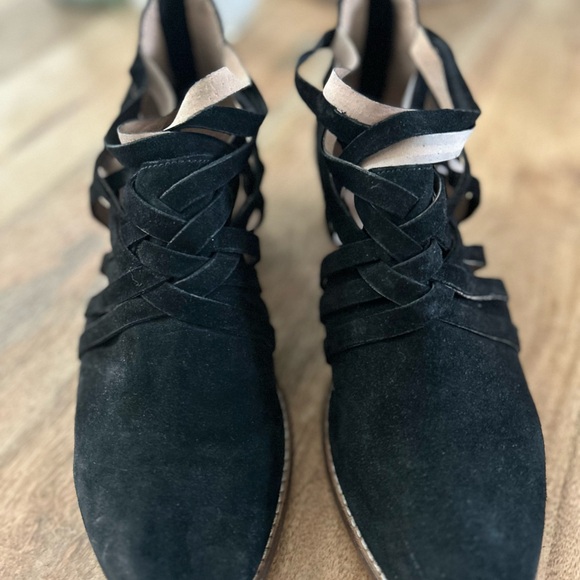 Seychelles Black Suede Ankle Booties - Picture 3 of 5